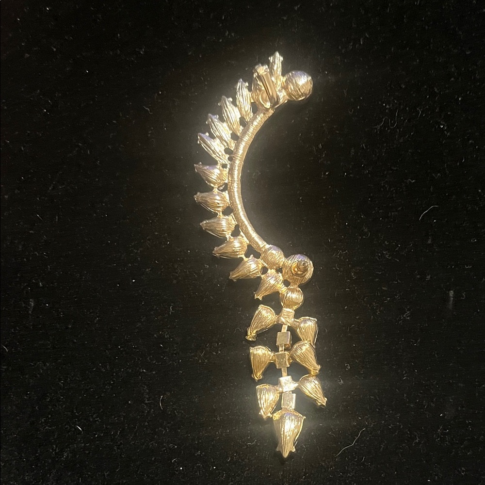 Elegant Gold and Silver Crystal Ear Cuff - Picture 2 of 2